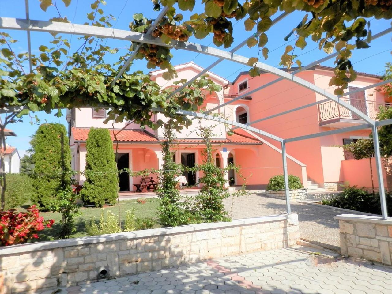 Apartment Complex Silva Rovigno Esterno foto